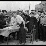 Как они стояли у военкомата as_they_stood_outside_the_recruiting_office